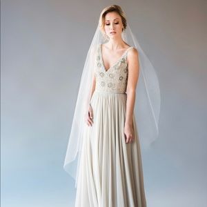 NWT Yuri C Waltz Veil Light Ivory 60” L x 73” W